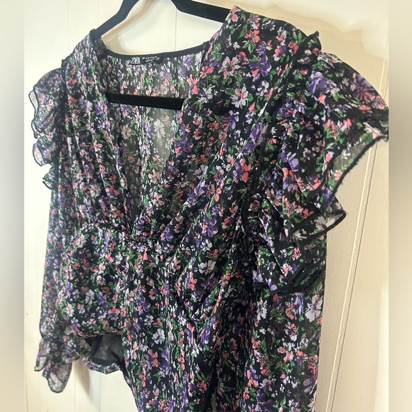 Zara, size small, Cropped Blouse Floral Long Sleeve Ruffle V Neck sheer - Picture 5 of 6